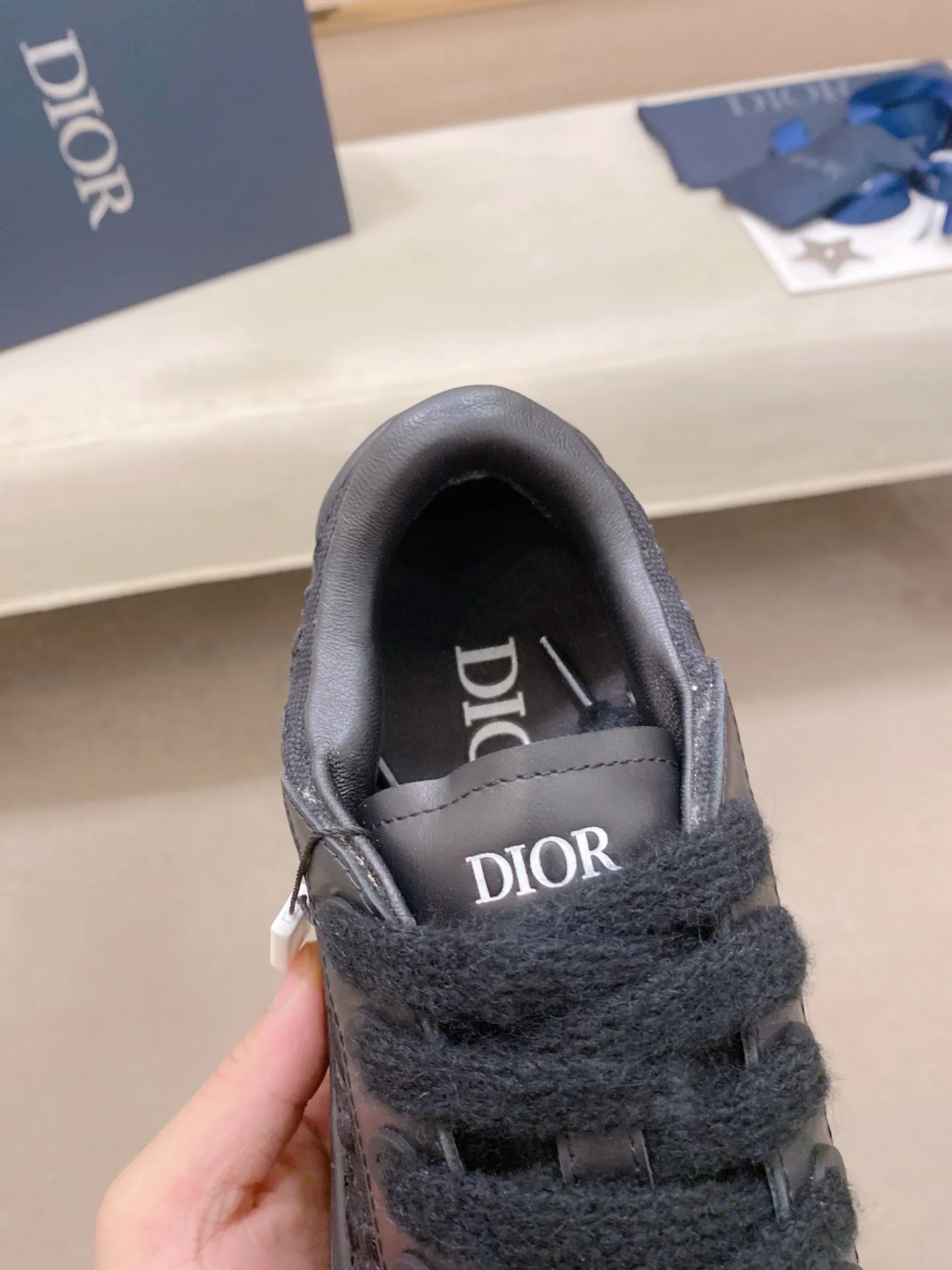 Factory price: 300 Men's shoes 💰[Dior·Dior] Top 🔍Couple style 💏🔍New casual sports style couple shoes, new four-season design, perfect workmanship, lace-up lazy style to create cabinet quality, upper: imported first-layer cowhide, sheepskin lining is soft and comfortable, ultra-light TPU wear-resistant outsole, simple, versatile fashion men's shoes, excellent color code number 35--44